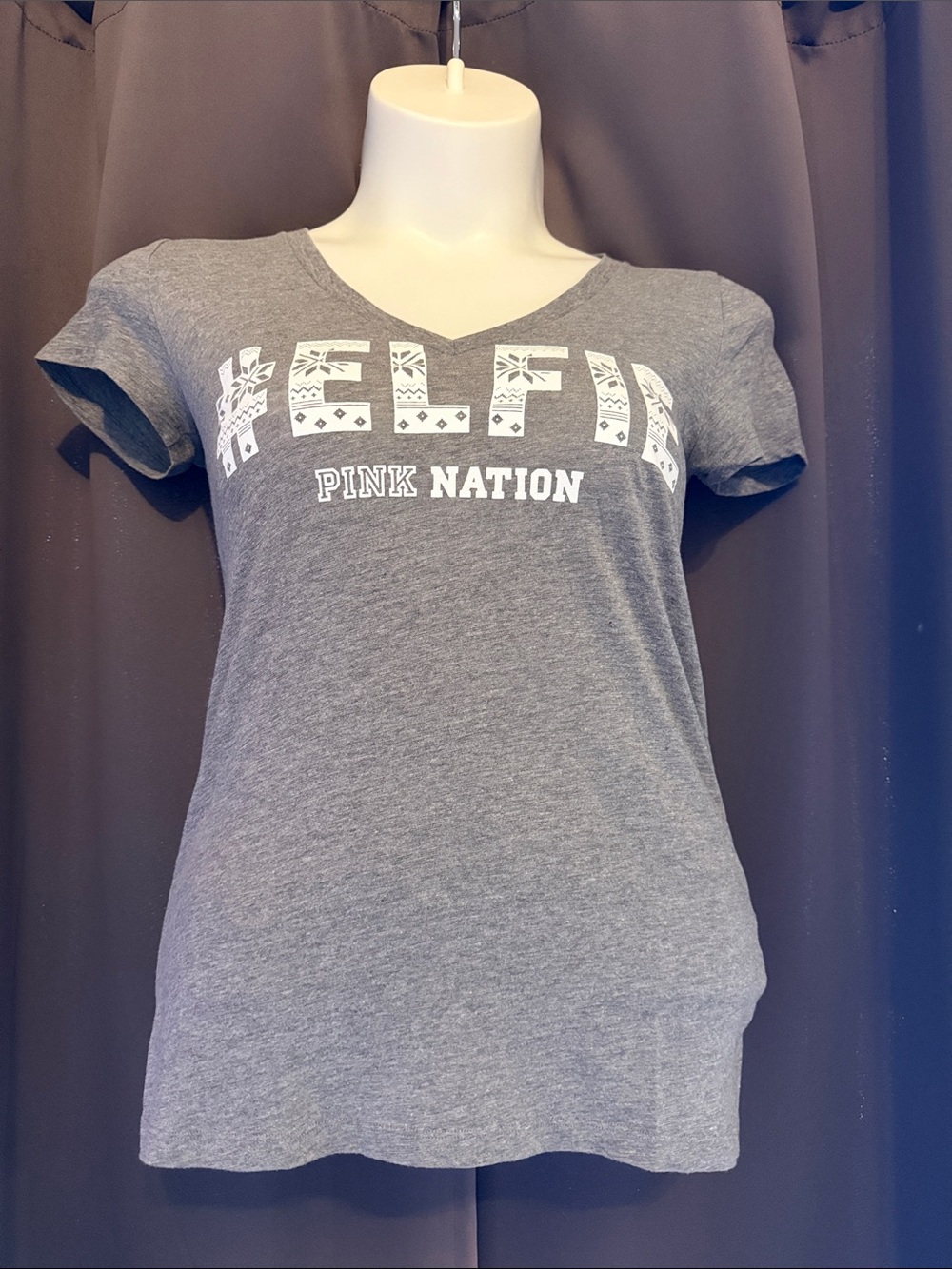 Victoria's Secret Pink Nation Gray V-Neck '#ELFIE' Graphic Tee - Picture 1 of 6